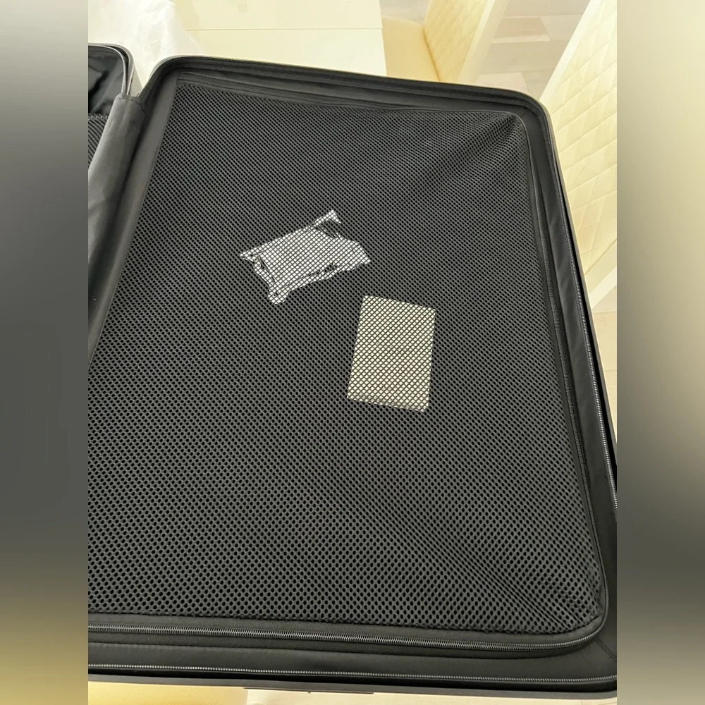 QUINCE  Expandable Large Check-In Suitcase - Picture 14 of 16